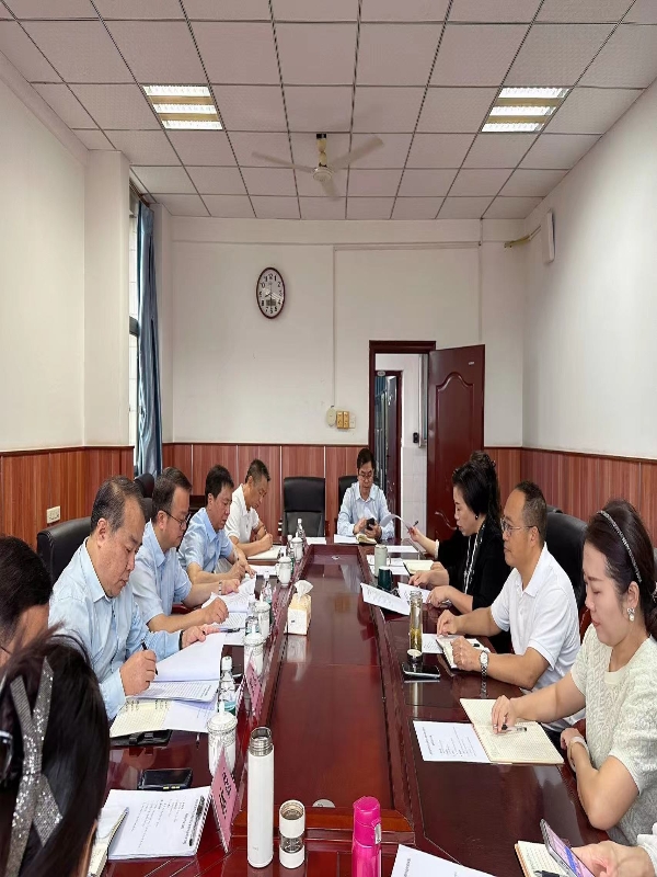 KkCe_1727840020777074202.jpg